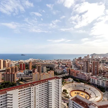 Luminoso Con Vistas Al Mar En Benidorm